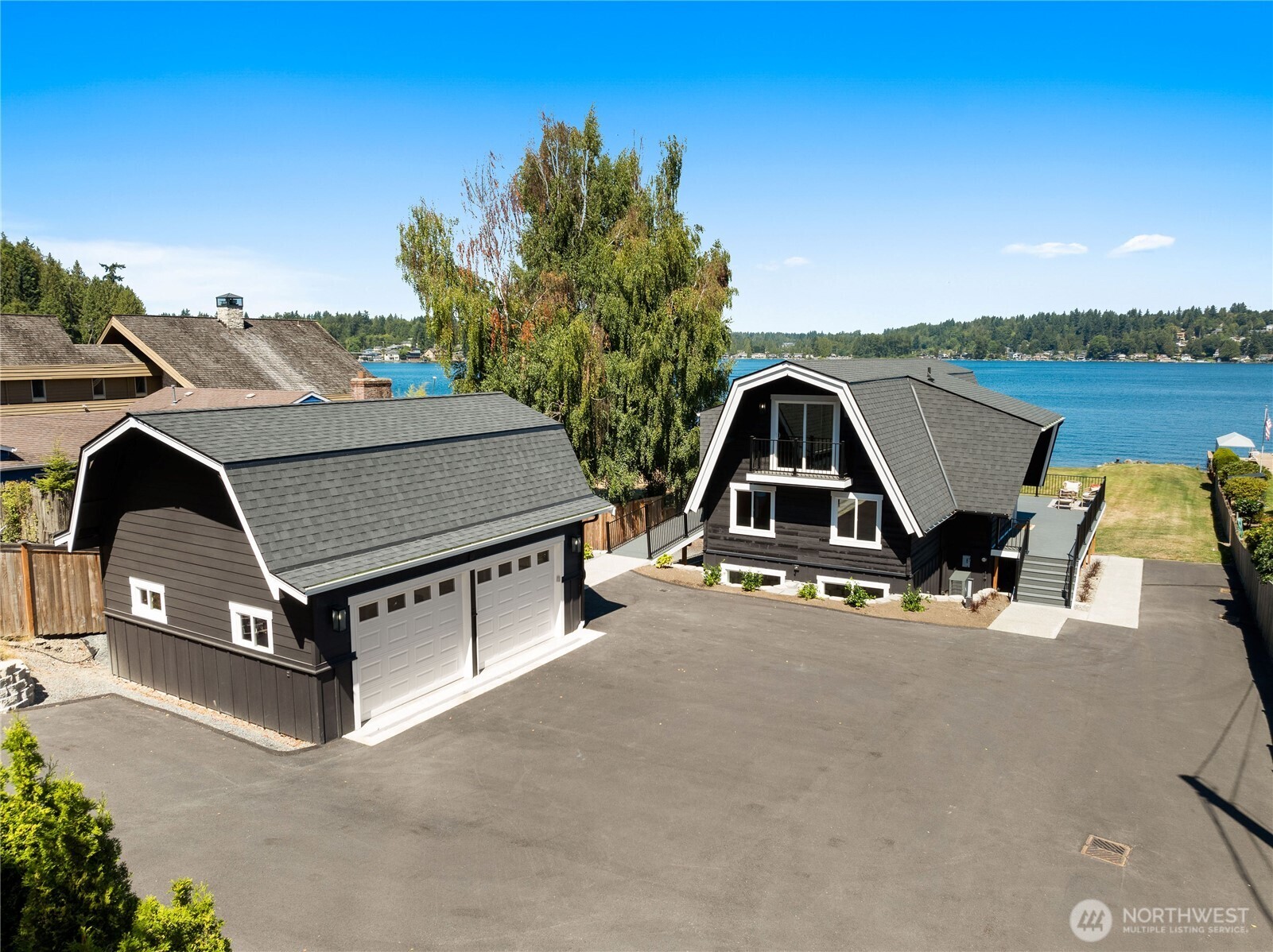 10005 North Davies Road Lake Stevens, WA 98258 - Photo 5 of 40 a view of roof with sitting area