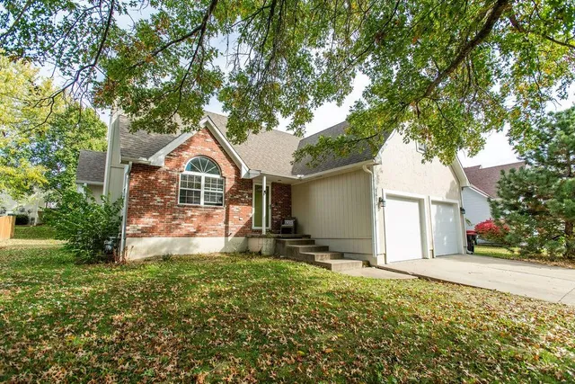 $399,000 | 1603 Roanoke Drive, Warrensburg, MO 64093