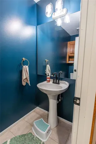 $399,000 | 1603 Roanoke Drive, Warrensburg, MO 64093