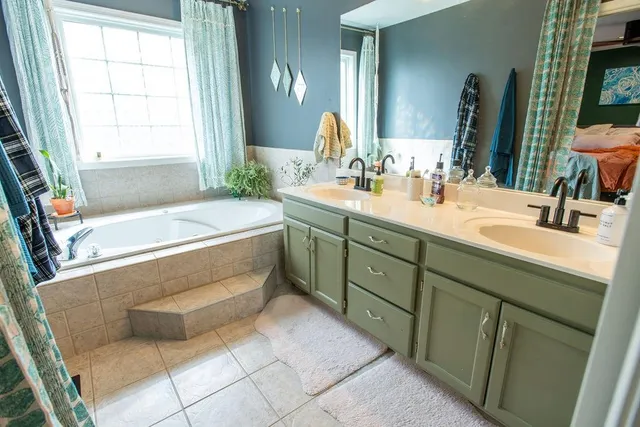 $399,000 | 1603 Roanoke Drive, Warrensburg, MO 64093