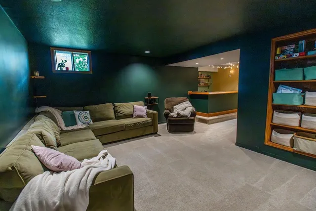 $399,000 | 1603 Roanoke Drive, Warrensburg, MO 64093