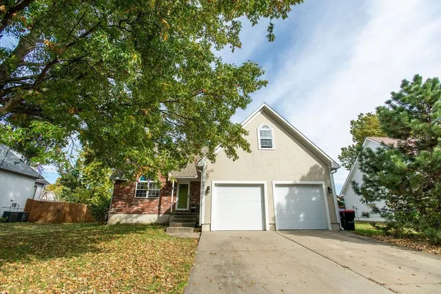 $399,000 | 1603 Roanoke Drive, Warrensburg, MO 64093