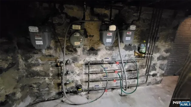 a view of liquor store