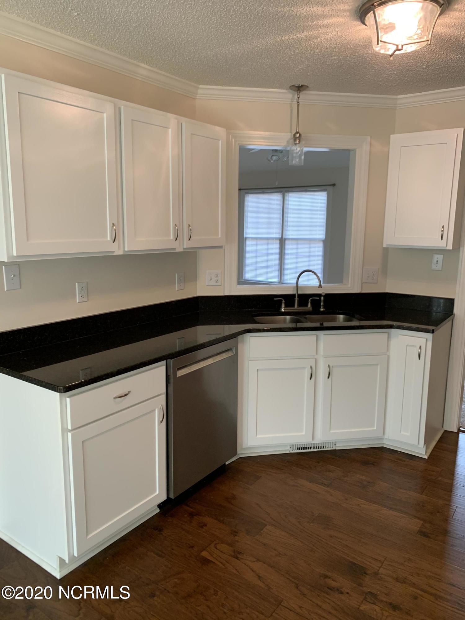 4283 Frog Level Road Winterville, NC 28590 - Photo 13 of 16 Kitchen