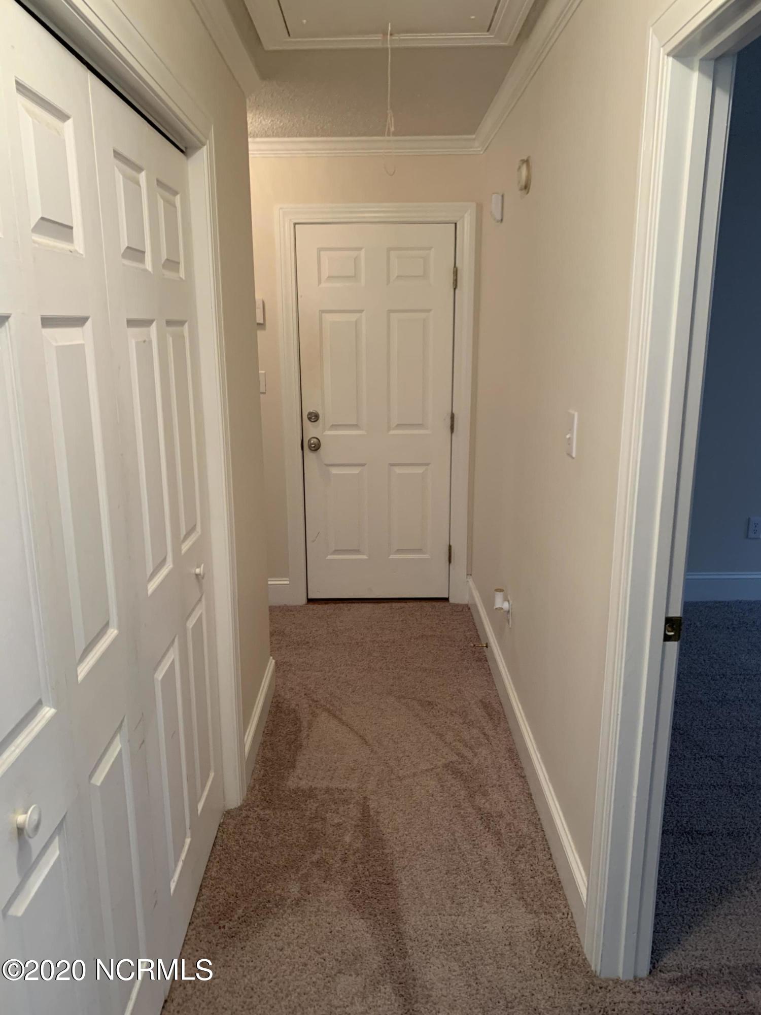 4283 Frog Level Road Winterville, NC 28590 - Photo 7 of 16 Hallway
