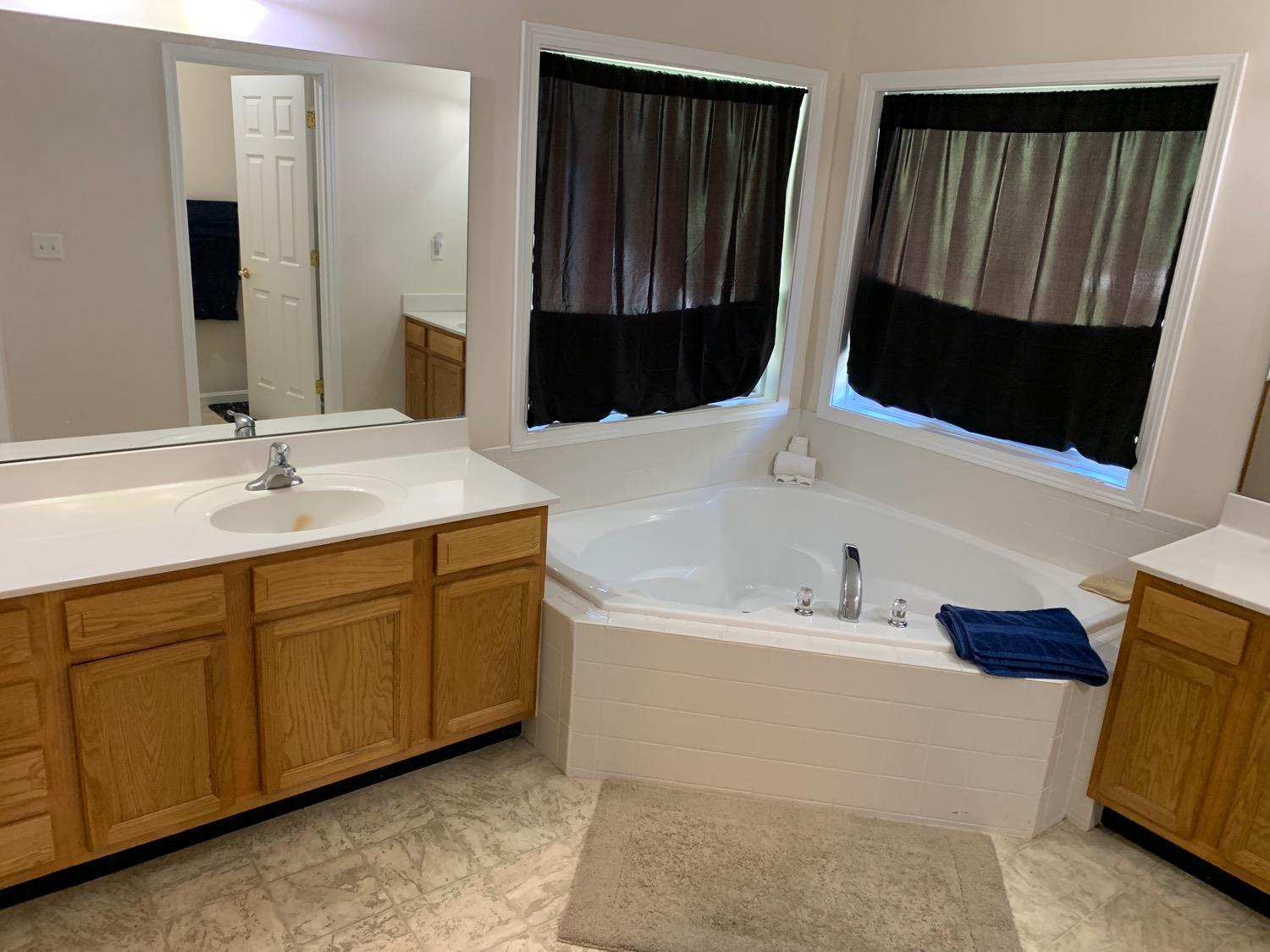 8215 Sheed Road Cincinnati, OH 45247 - Photo 11 of 20
