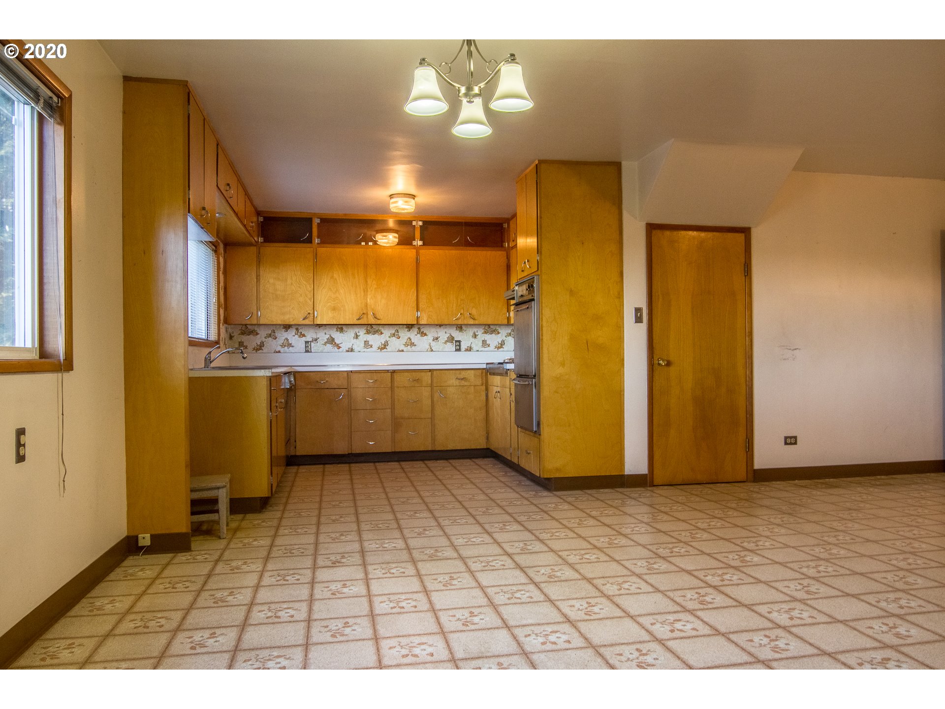 6700 Southwest Straughan Road Hillsboro, OR 97123 - Photo 11 of 30