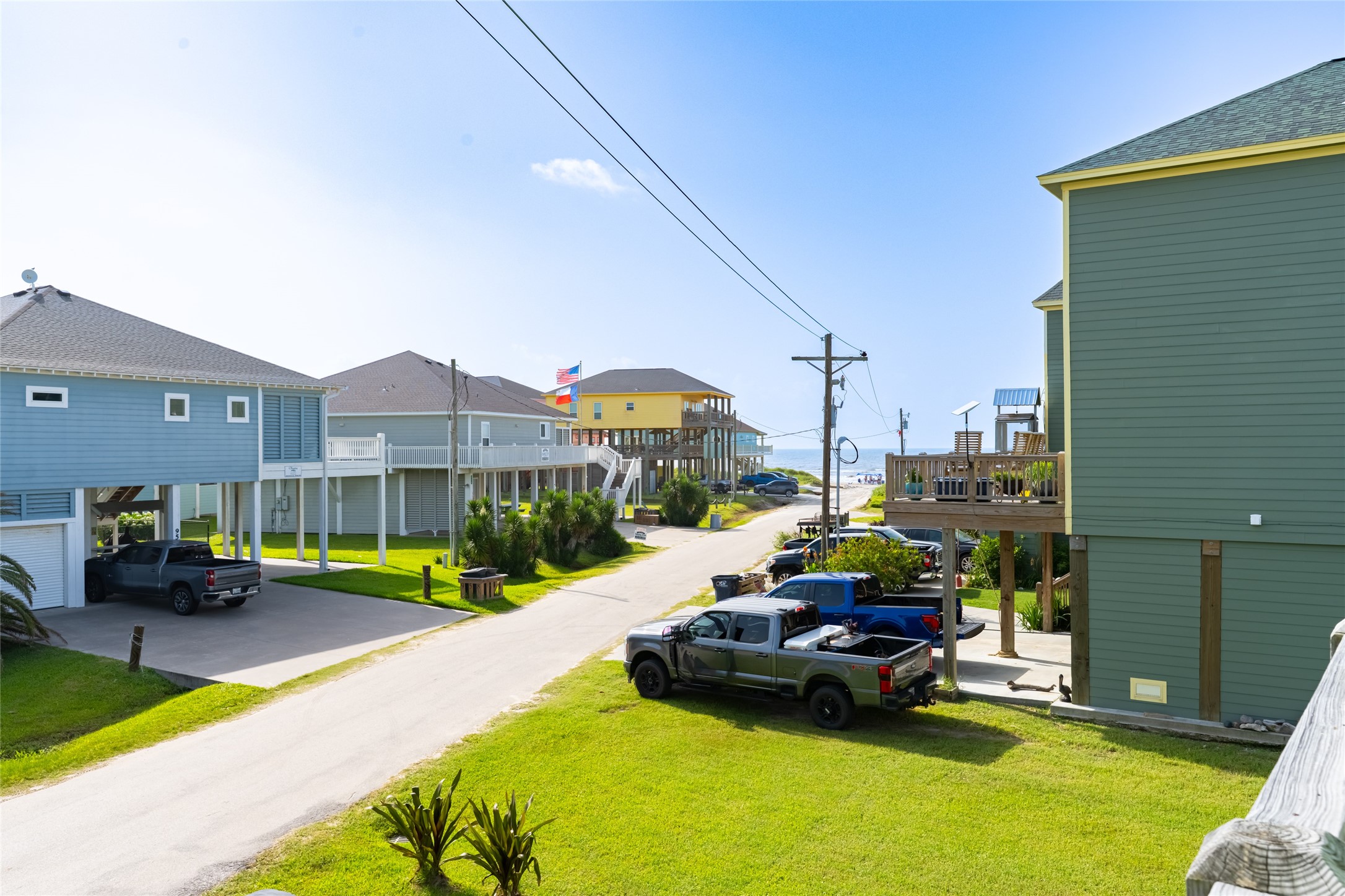 975 South Redfish Crystal Beach, TX 77650 - Photo 7 of 33