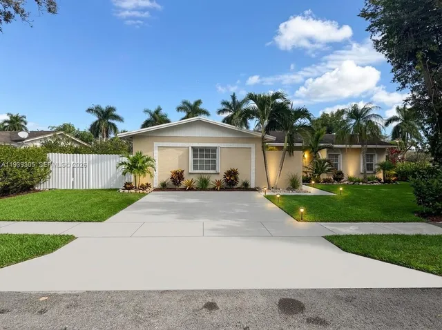 $3,800 | 8111 Southwest 129th Avenue, Miami, FL 33183