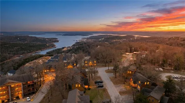 $485,000 | 35 Willow Oak Lane, Branson, MO 65616