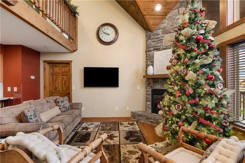 $485,000 | 35 Willow Oak Lane, Branson, MO 65616