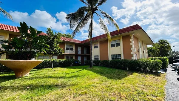 $1,600 | 978 Southwest 10th Drive, Unit 21, Pompano Beach, FL 33060