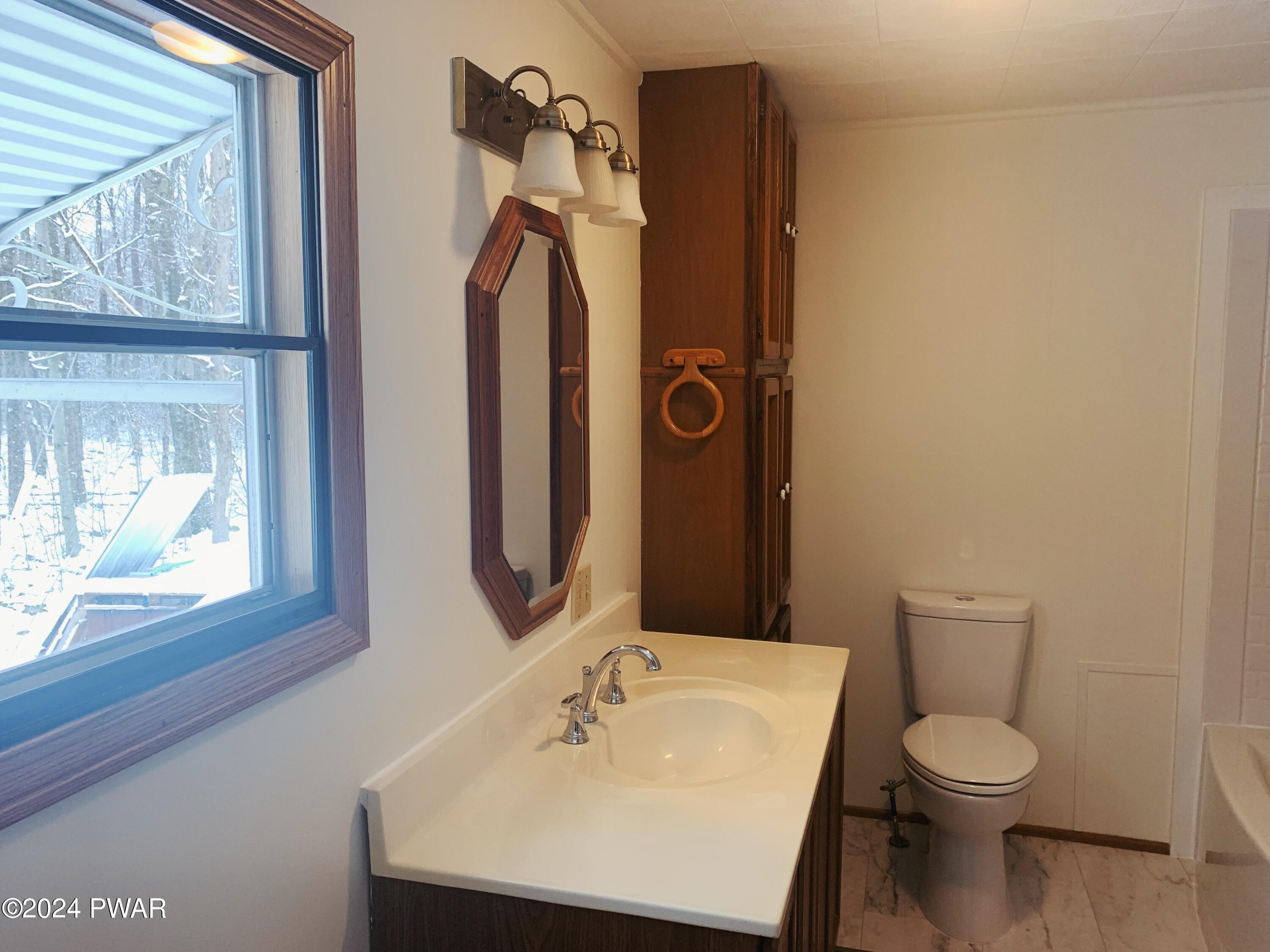 141 Rustic Road Greentown, PA 18426 - Photo 20 of 29 Primary Bathroom