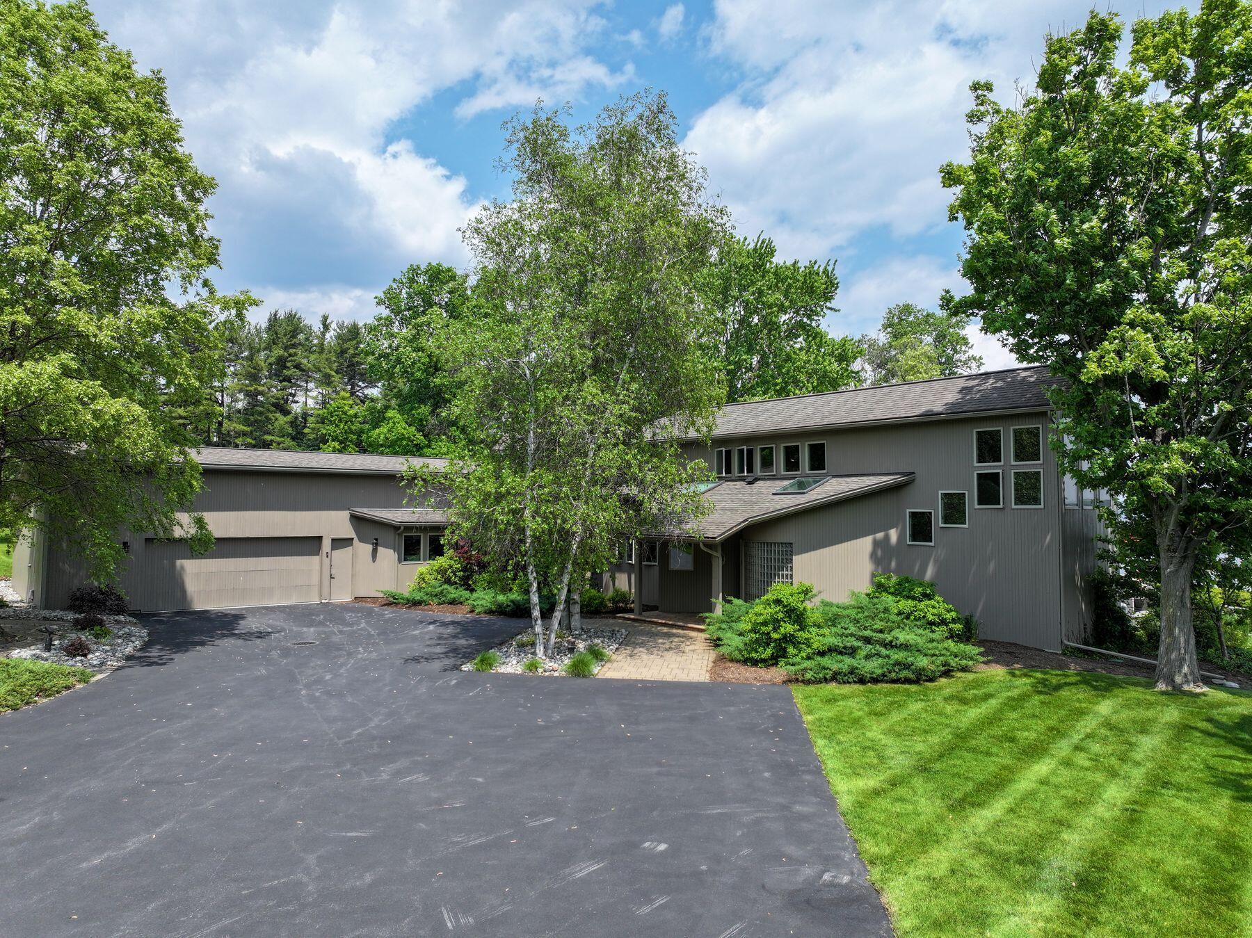 1646 Lake Shore Road Chazy, NY 12921 - Photo 4 of 84 Gallery Image 4