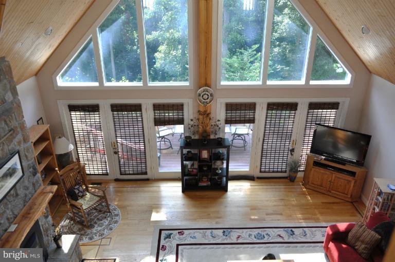 180 Stoney Bottom Road Front Royal, VA 22630 - Photo 4 of 29 Living Room