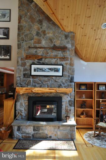 180 Stoney Bottom Road Front Royal, VA 22630 - Photo 6 of 29 Living Room