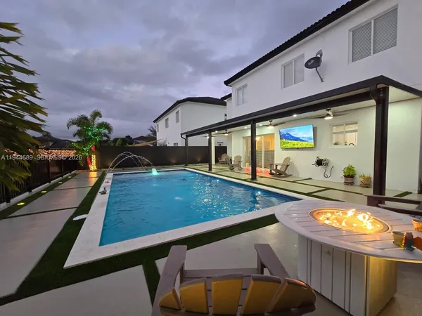 $1,150,000 | 1680 Southwest 154th Path, Miami, FL 33185