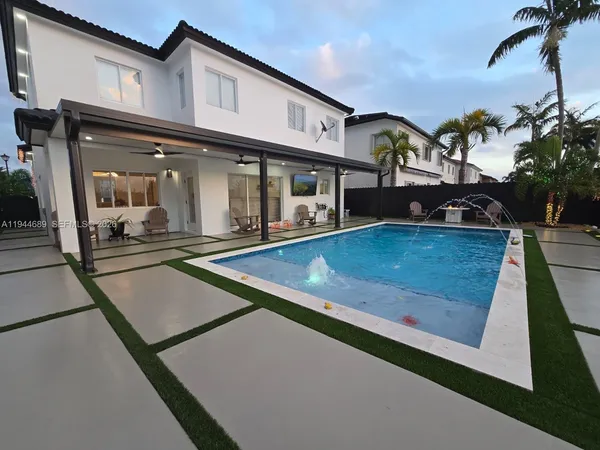 $1,150,000 | 1680 Southwest 154th Path, Miami, FL 33185