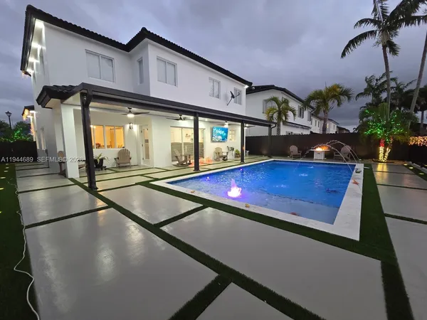 $1,150,000 | 1680 Southwest 154th Path, Miami, FL 33185