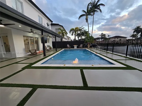 $1,150,000 | 1680 Southwest 154th Path, Miami, FL 33185
