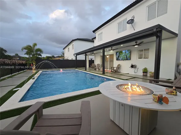 $1,150,000 | 1680 Southwest 154th Path, Miami, FL 33185