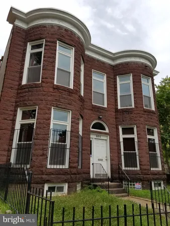 $2,700 | 804 Hollins Street, Unit 1, Baltimore, MD 21201