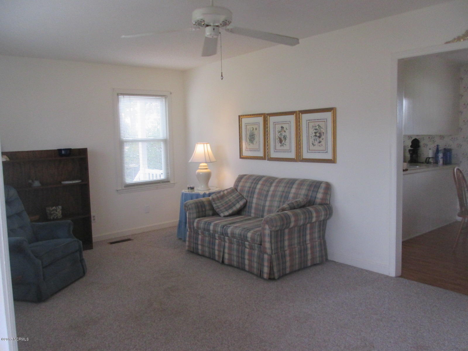 3852 Robin Road Ayden, NC 28513 - Photo 18 of 42 Livingmroom