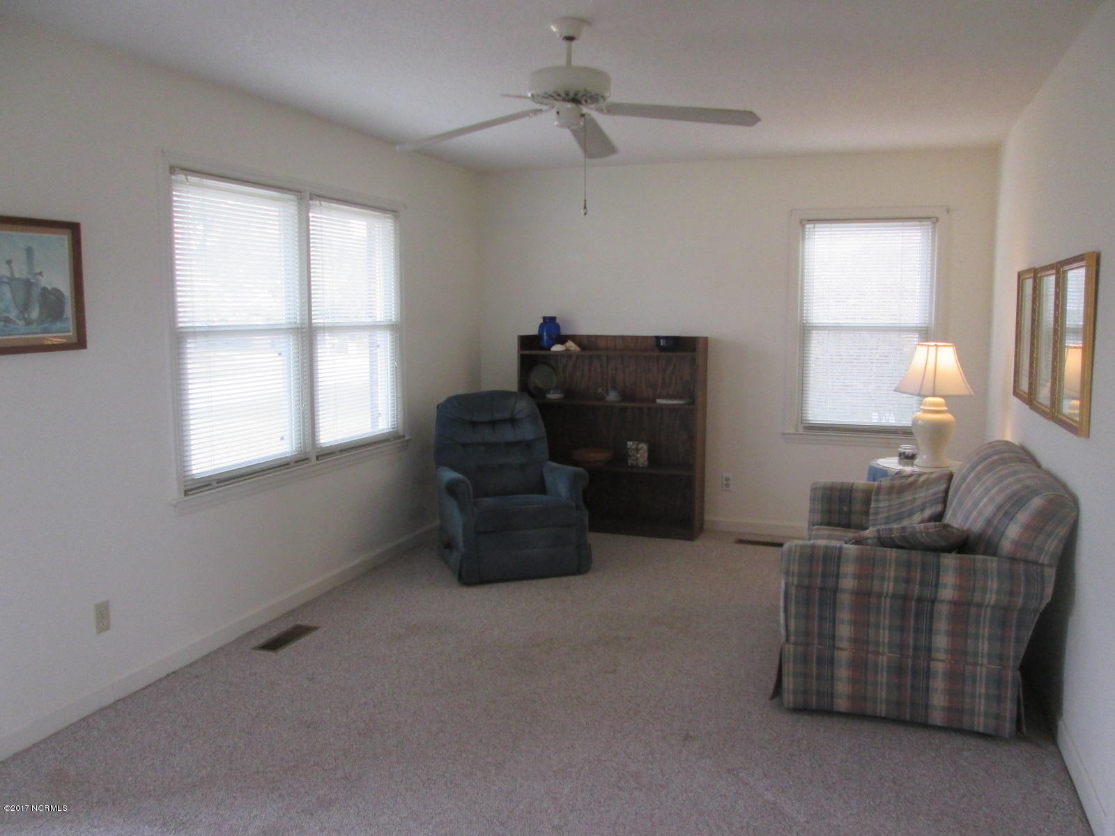 3852 Robin Road Ayden, NC 28513 - Photo 20 of 42 living 3