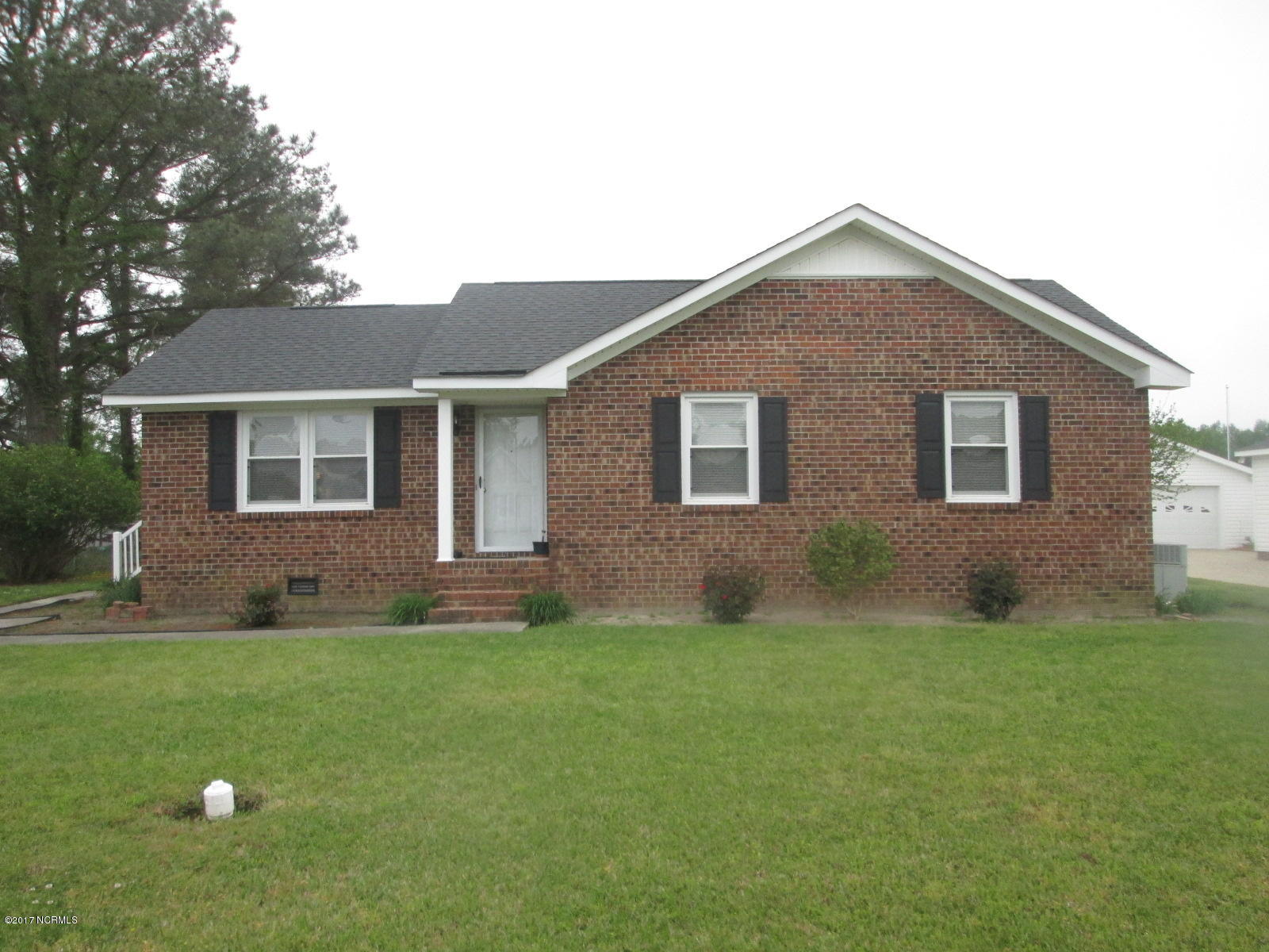 3852 Robin Road Ayden, NC 28513 - Photo 2 of 42 Robin full front