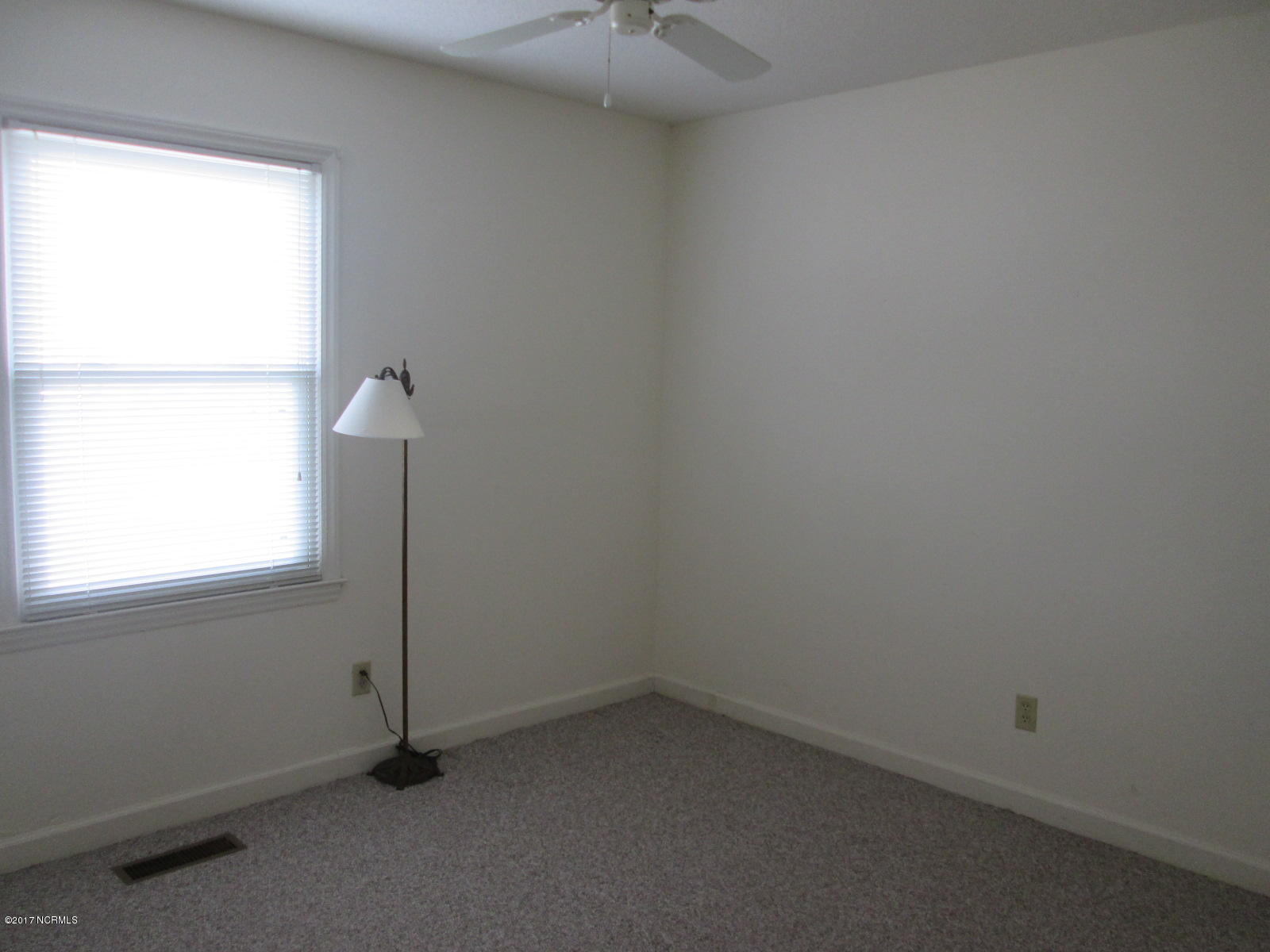 3852 Robin Road Ayden, NC 28513 - Photo 30 of 42 Bed 1