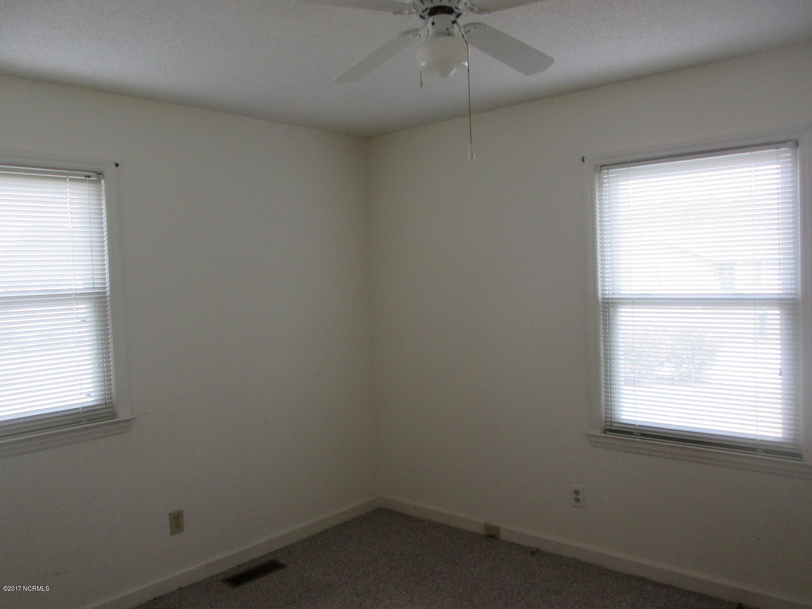 3852 Robin Road Ayden, NC 28513 - Photo 32 of 42 Bed 2