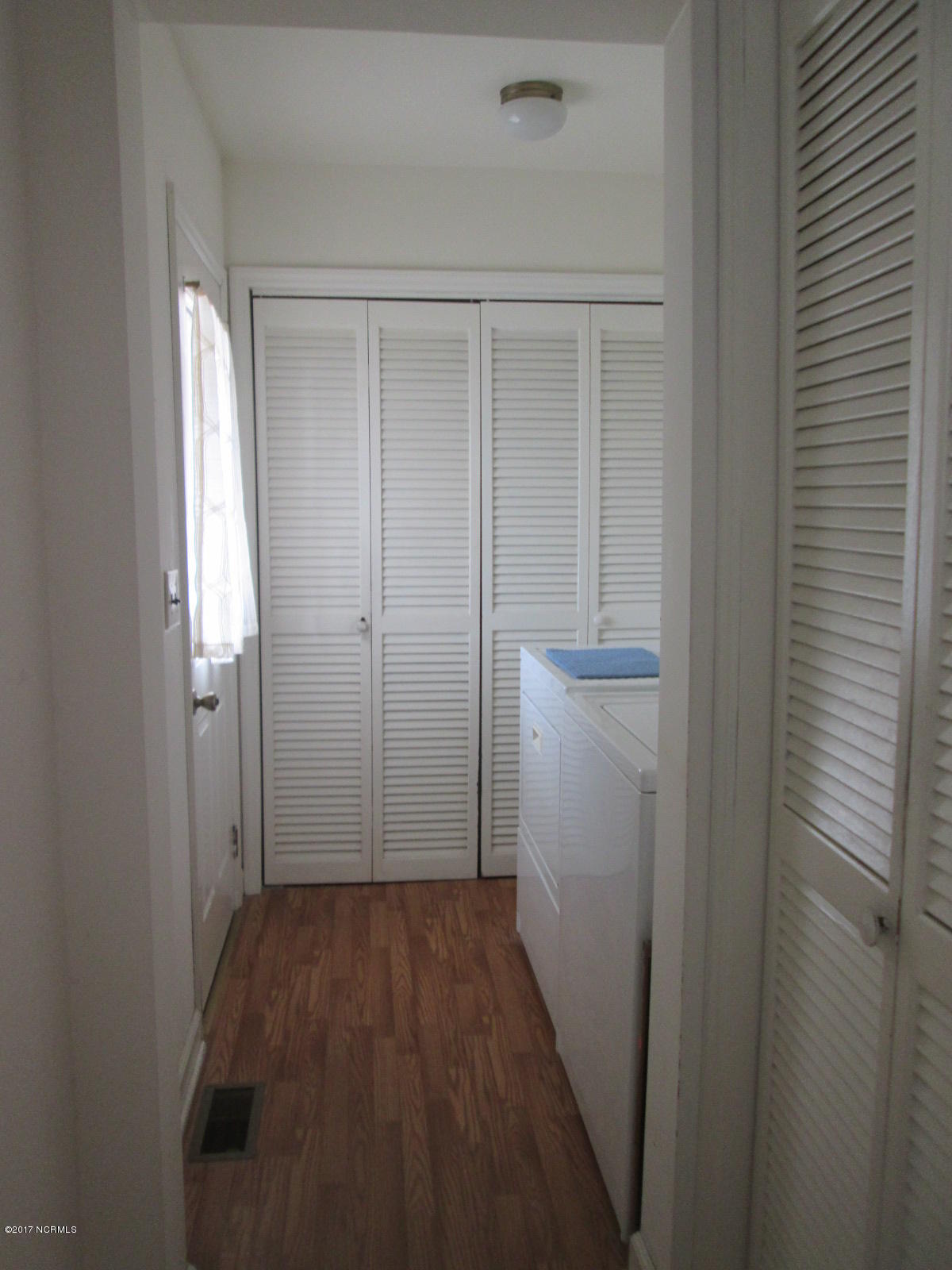 3852 Robin Road Ayden, NC 28513 - Photo 38 of 42 Laundry