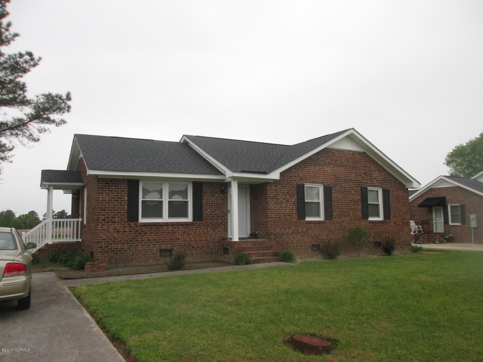3852 Robin Road Ayden, NC 28513 - Photo 4 of 42 Robin left front
