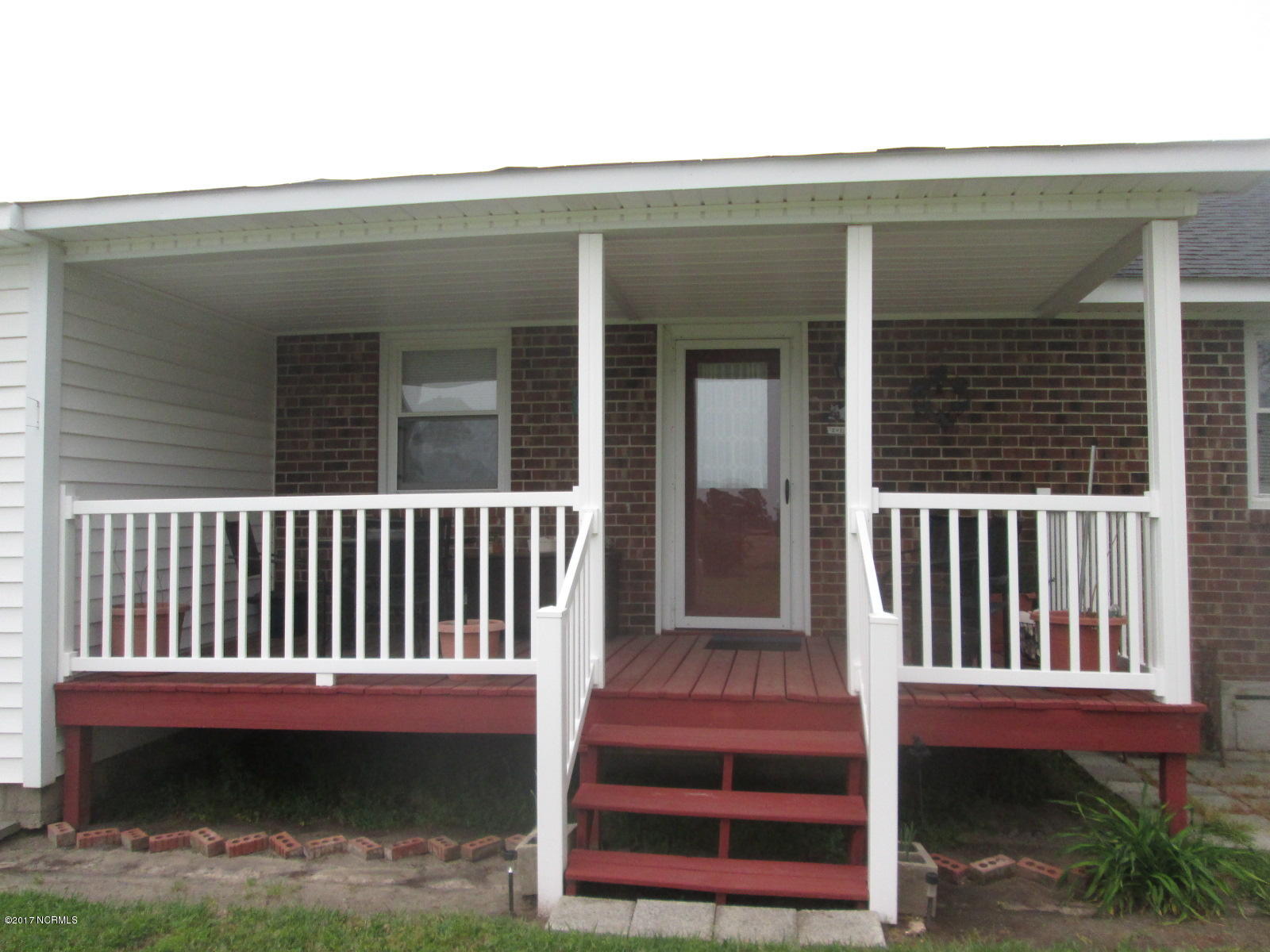 3852 Robin Road Ayden, NC 28513 - Photo 9 of 42 Robin close up porch