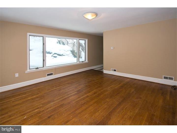 443 Irish Road Berwyn, PA 19312 - Photo 8 of 24 Living Room