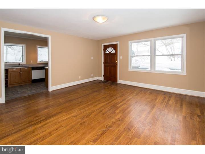 443 Irish Road Berwyn, PA 19312 - Photo 10 of 24 Living Room
