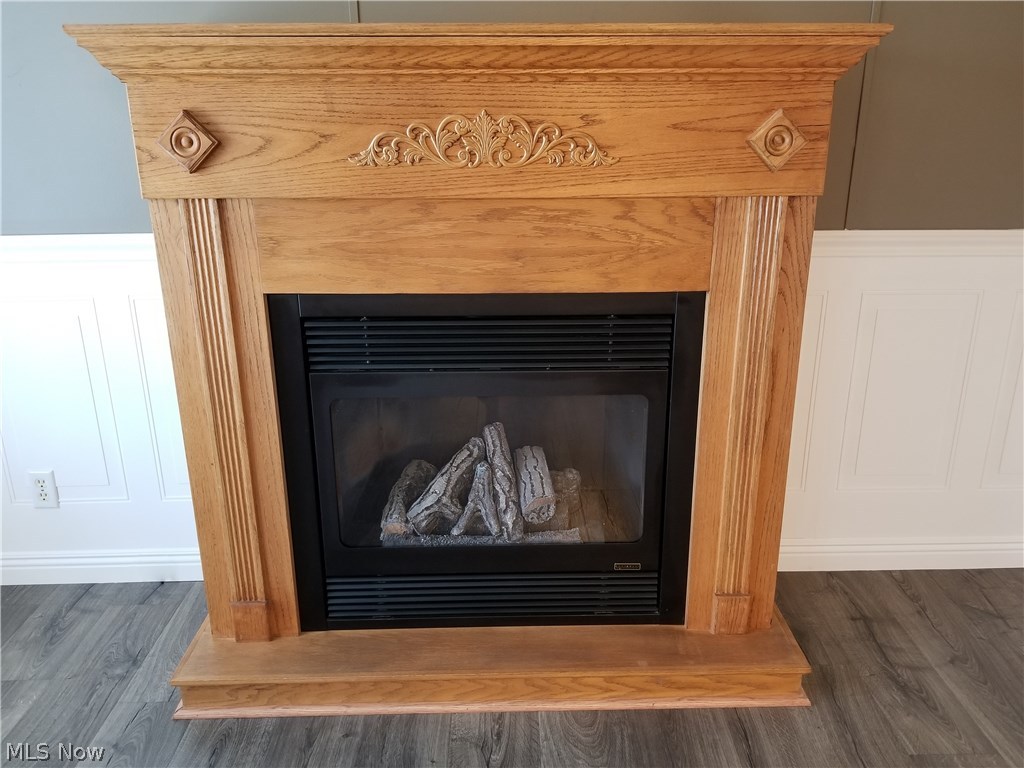 3216 Spider Ridge Road Parkersburg, WV 26104 - Photo 8 of 31 gas fireplace in great room
