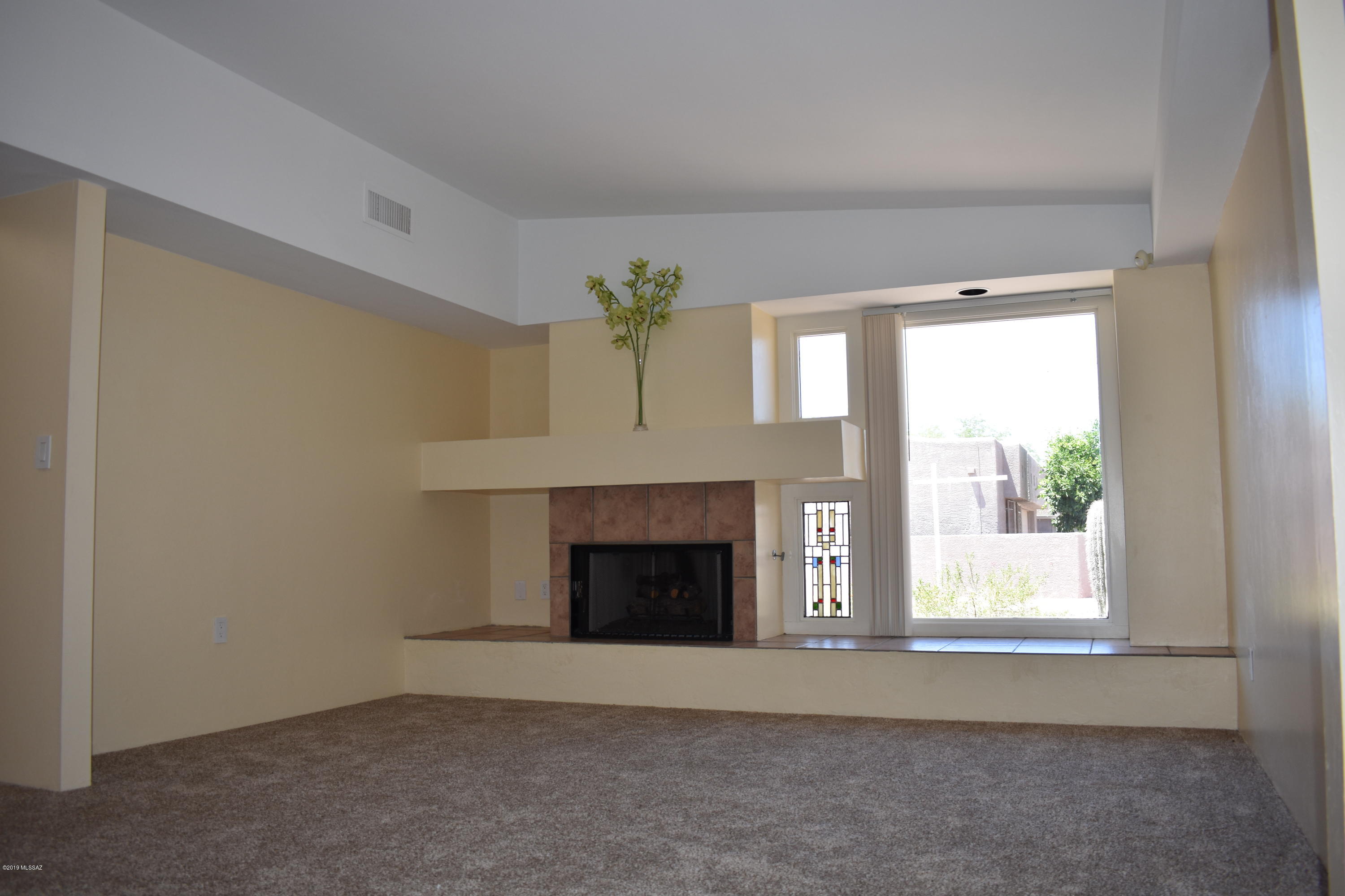 136 South Shadow Creek Place Tucson, AZ 85748 - Photo 3 of 33