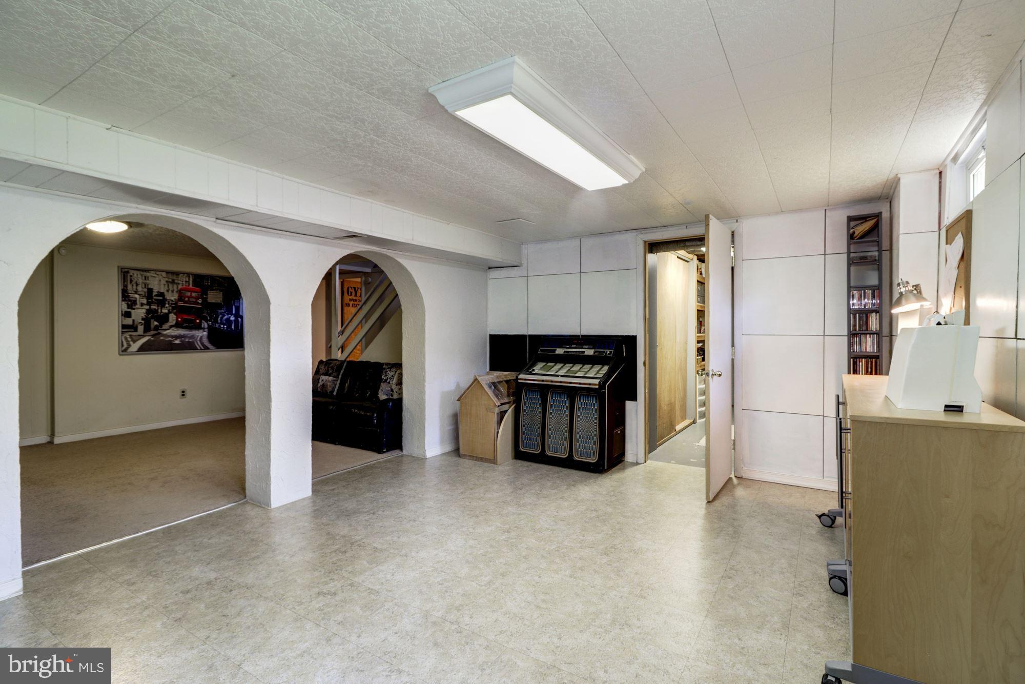 6261 Sandchain Road Columbia, MD 21045 - Photo 26 of 34 Lower Level Recreation Room