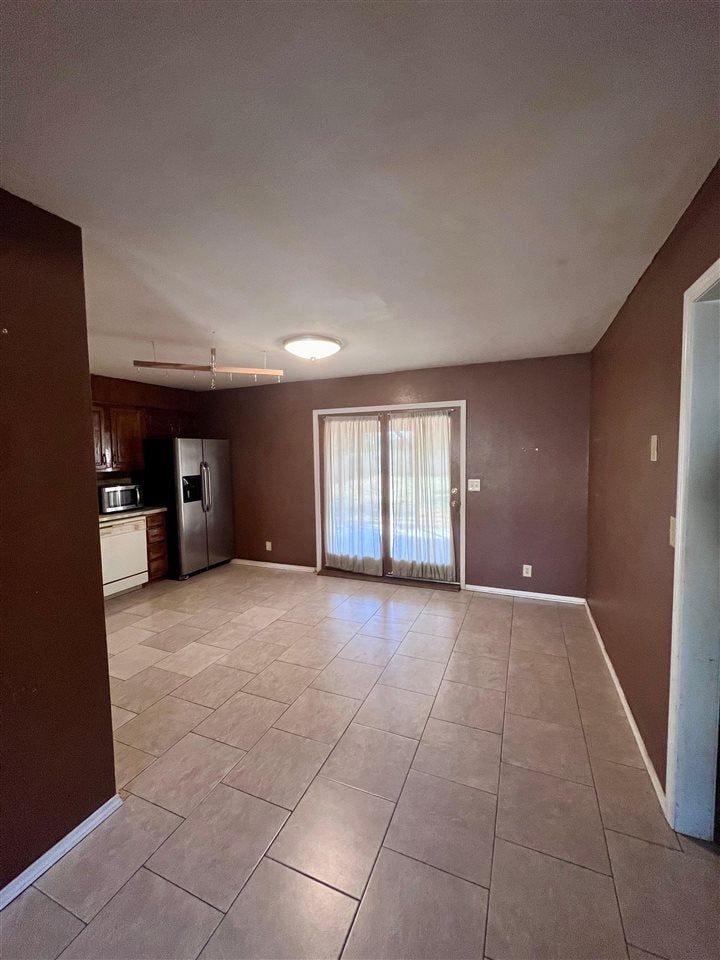 144 East Maple Avenue Perry, OK 73077 - Photo 4 of 13 Gallery Image 4