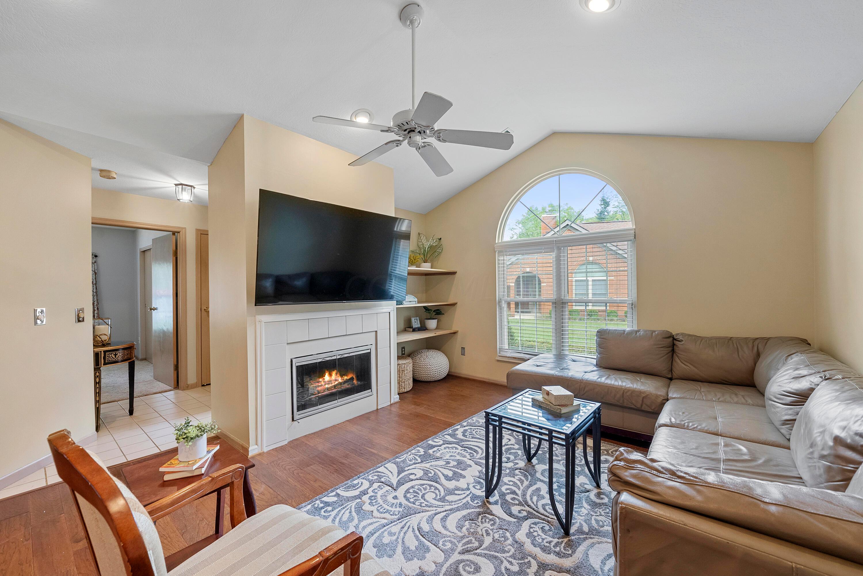 5814 Locbury Lane, Unit R Dublin, OH 43016 - Photo 3 of 25 Family Room
