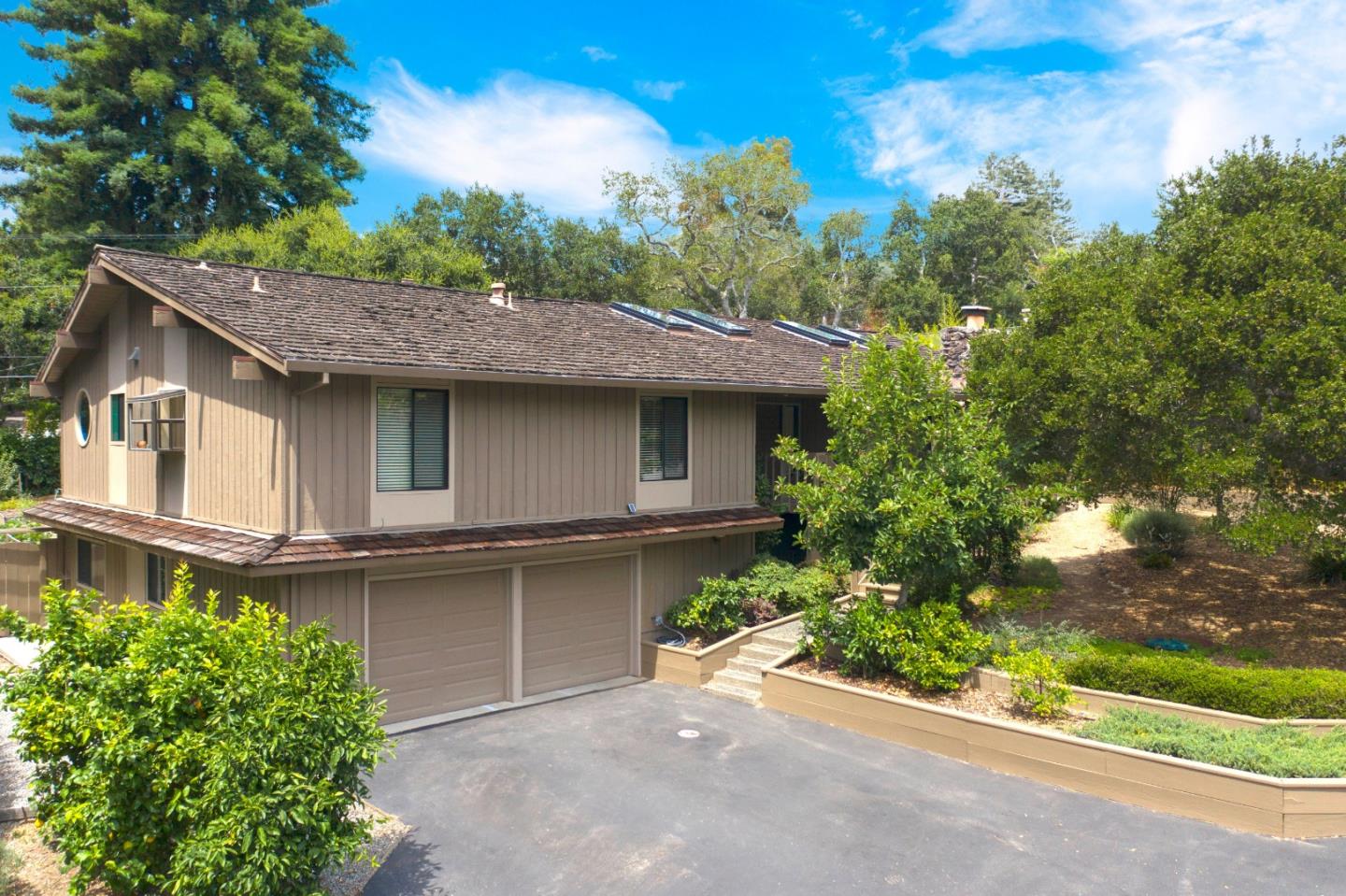 16 Westwood Road Santa Cruz, CA 95060 - Photo 2 of 46 a house with a outdoor space