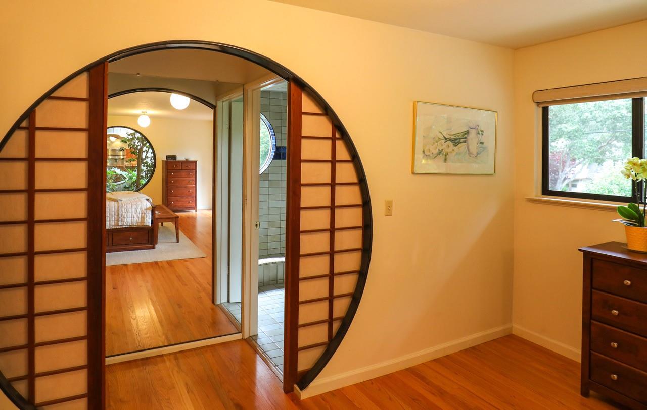 16 Westwood Road Santa Cruz, CA 95060 - Photo 26 of 46 a view of a interior in a house