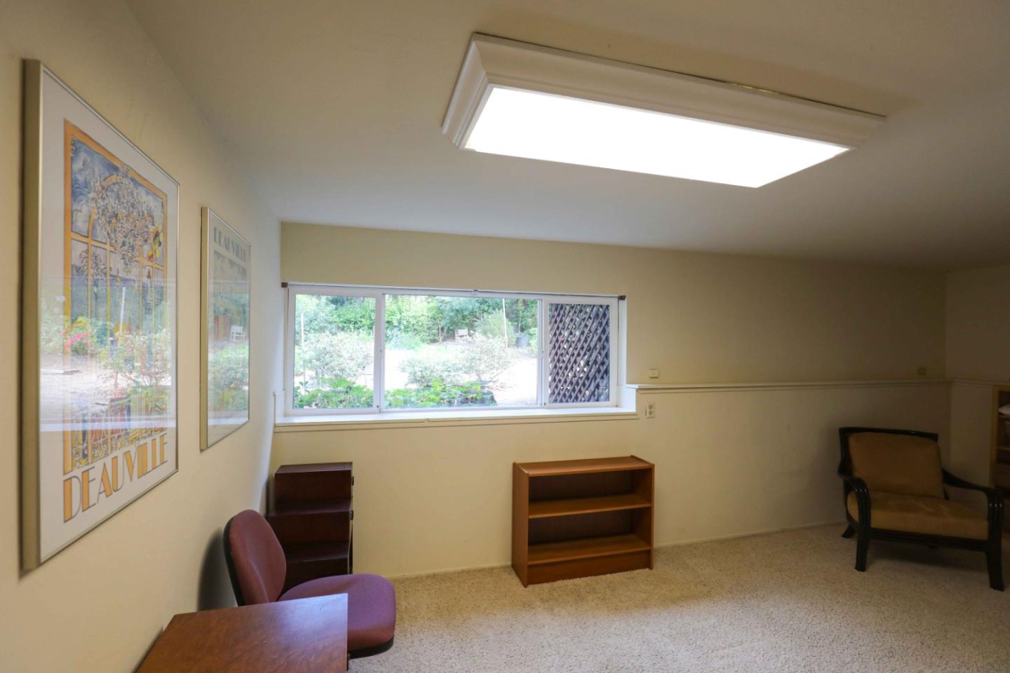 16 Westwood Road Santa Cruz, CA 95060 - Photo 39 of 46 a room with furniture and a window