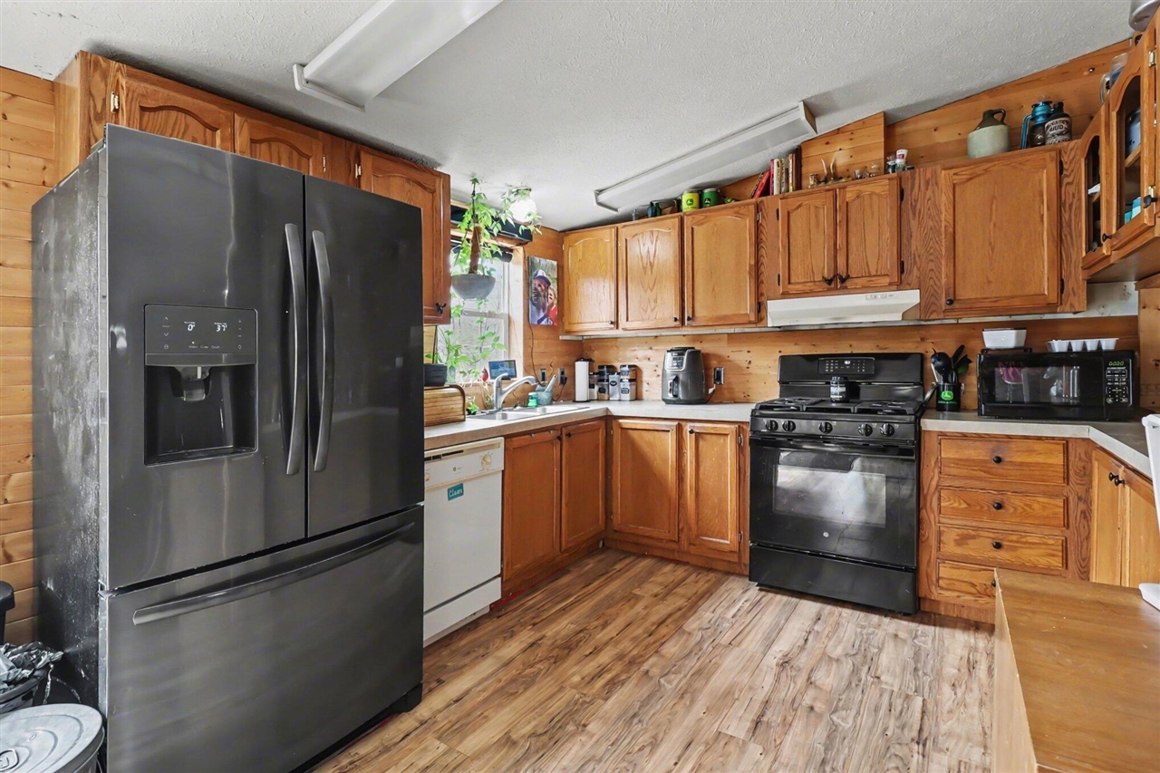 1723 West Warren Road Shelby, MI 49455 - Photo 17 of 38