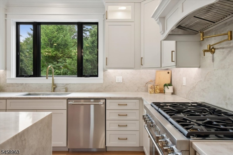32 Felch Road Florham Park, NJ 07932 - Photo 16 of 47 Gallery Image 16