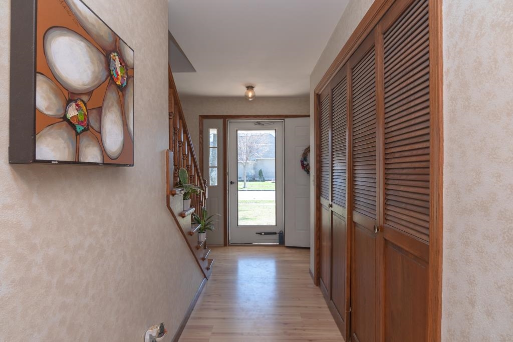 3601 South Bob-O-Link Lane Appleton, WI 54915 - Photo 5 of 54