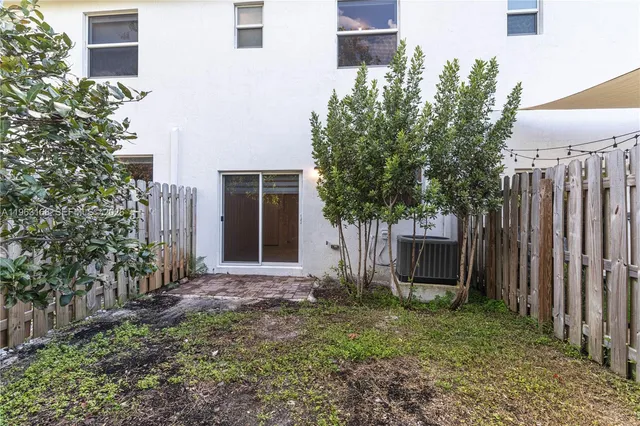 $3,050 | 12307 Northwest 23rd Court, Unit 12307, Miami, FL 33147