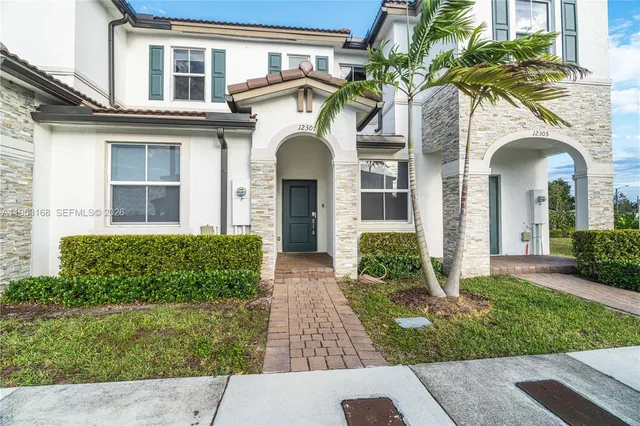 $3,050 | 12307 Northwest 23rd Court, Unit 12307, Miami, FL 33147
