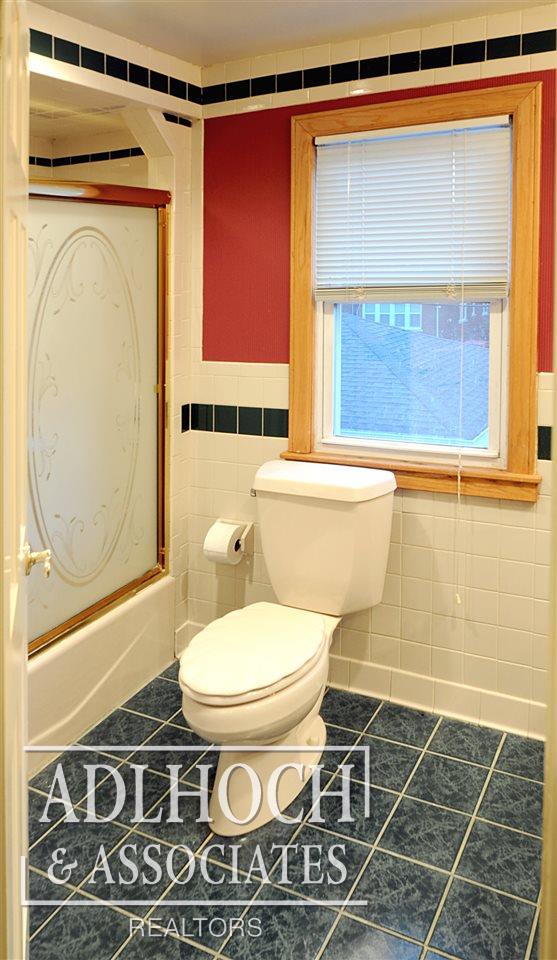1015 Nottingham Road Grosse Pointe Park, MI 48230 - Photo 13 of 17
